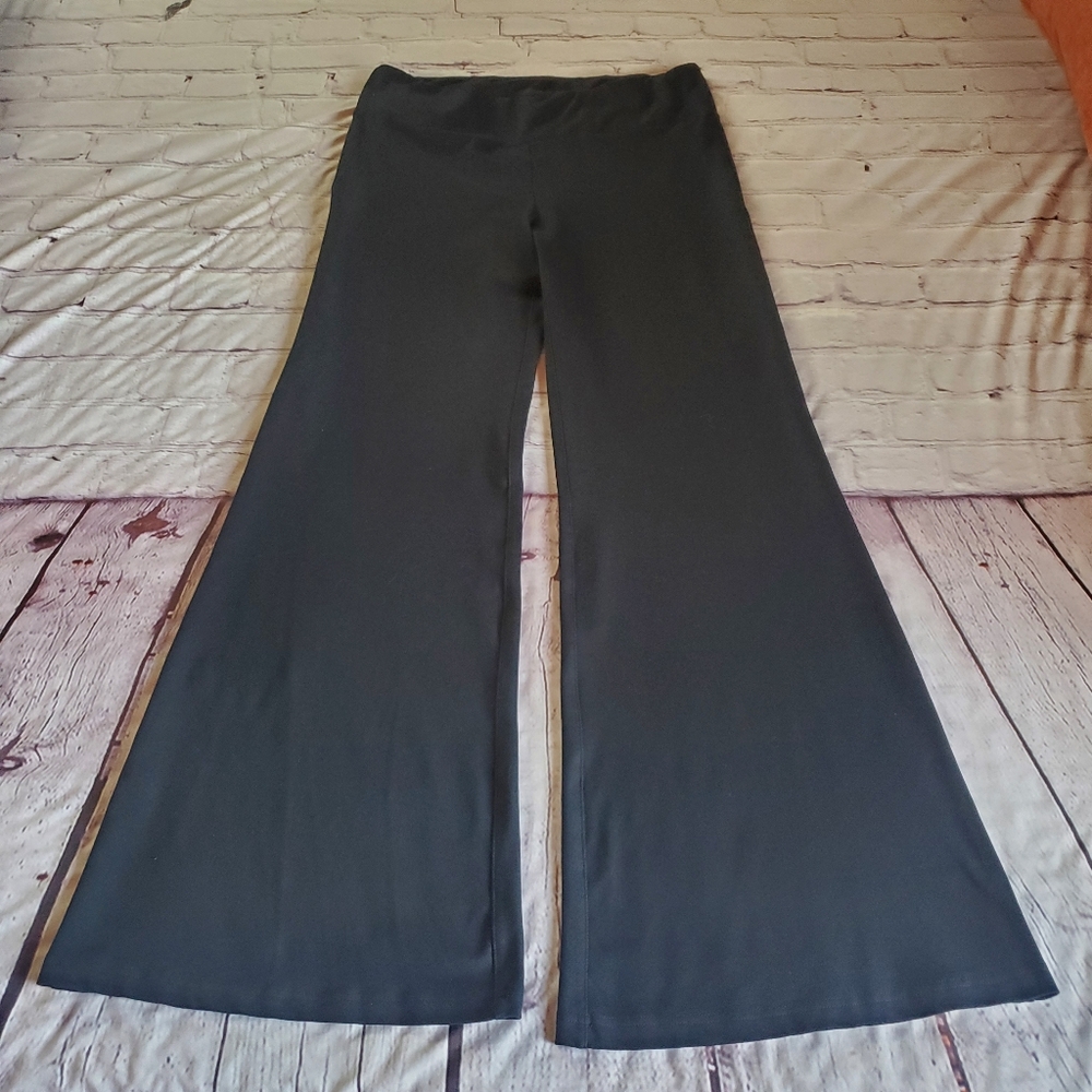 Betabrand Black Flare Yoga Pants Pull-on Stretchy Comfort Preppy Medium Mid-rise